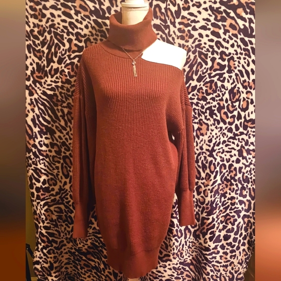 LUSH SWEATER DRESS M $8 when you BUNDLE from my closet . NECLACE NOT INCLUDED - Picture 4 of 5